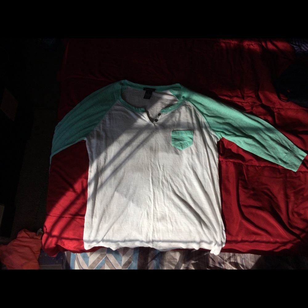 Rue 21 White and Teal pocket shirt